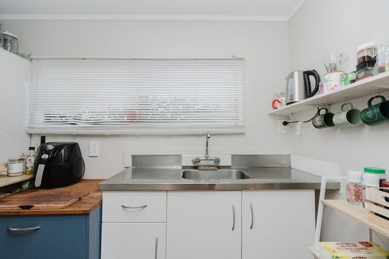 Photo of property in 17 Kentucky Crescent, Nawton, Hamilton, 3200