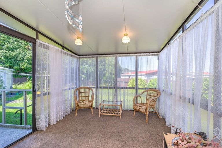 Photo of property in 10 Ross Street, Levin, 5510