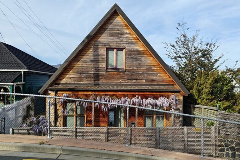 Photo of property in 45 Exeter Street, Lyttelton, 8082