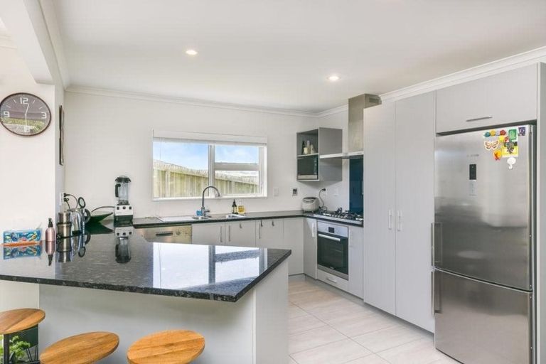 Photo of property in 29 Bickerton Rise, Churton Park, Wellington, 6037
