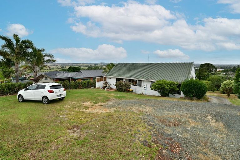 Photo of property in 30 Hand Road, Helensville, 0800