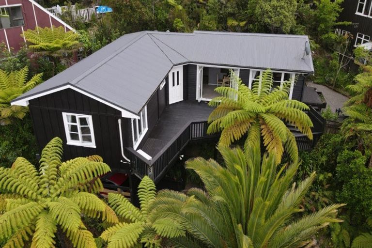 Photo of property in 76 Wyndham Road, Pinehaven, Upper Hutt, 5019