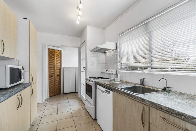 Photo of property in 1 Denver Avenue, Sunnyvale, Auckland, 0612