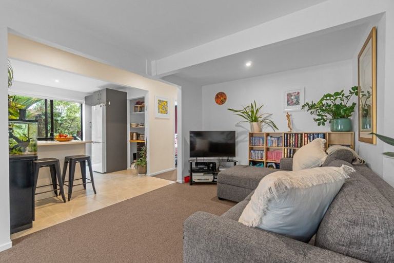 Photo of property in 3/80 Onewa Road, Northcote Point, Auckland, 0627