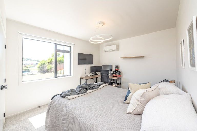 Photo of property in 24 Golf Vue Place, Castlecliff, Whanganui, 4501