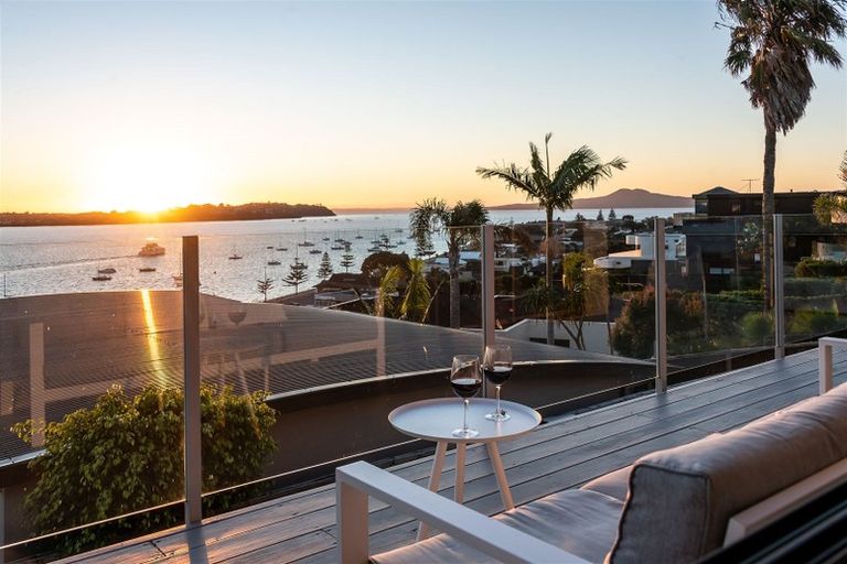 Photo of property in 12 Bucklands Beach Road, Bucklands Beach, Auckland, 2012