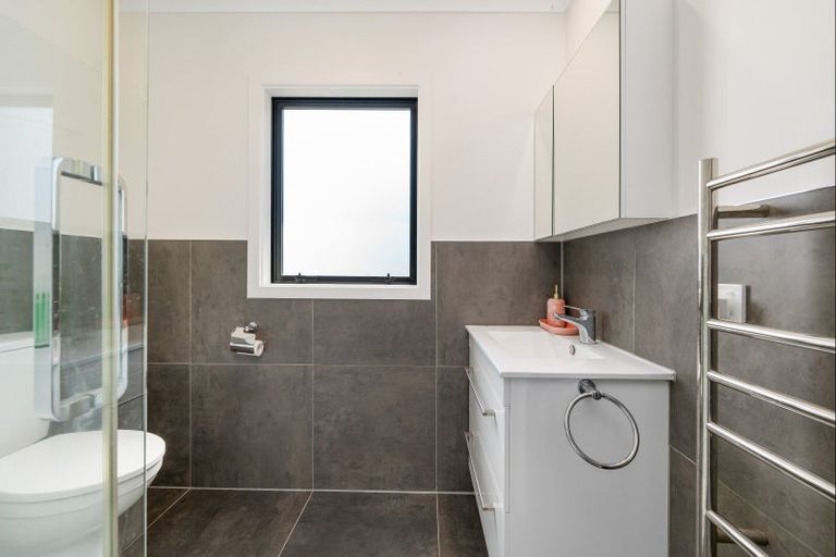 Photo of property in 1 Vaucluse Heights, Fitzherbert, Palmerston North, 4410