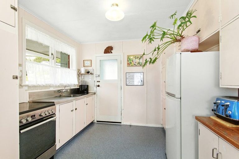 Photo of property in 188 Sievers Grove, Cannons Creek, Porirua, 5024