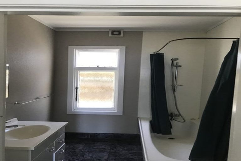 Photo of property in 147 Shakespeare Road, Bluff Hill, Napier, 4110