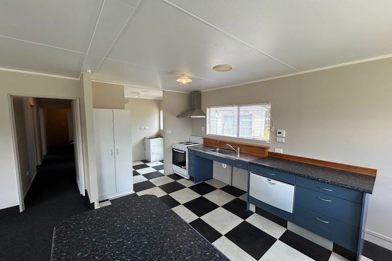 Photo of property in 19 Camellia Avenue, Bell Block, New Plymouth, 4312