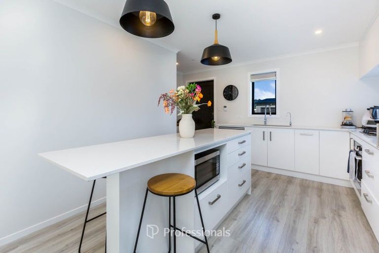 Photo of property in 7 La Mer Lane, Wallaceville, Upper Hutt, 5018