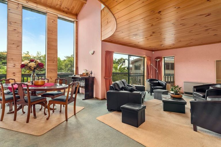 Photo of property in 70 Grand Vue Road, Kawaha Point, Rotorua, 3010