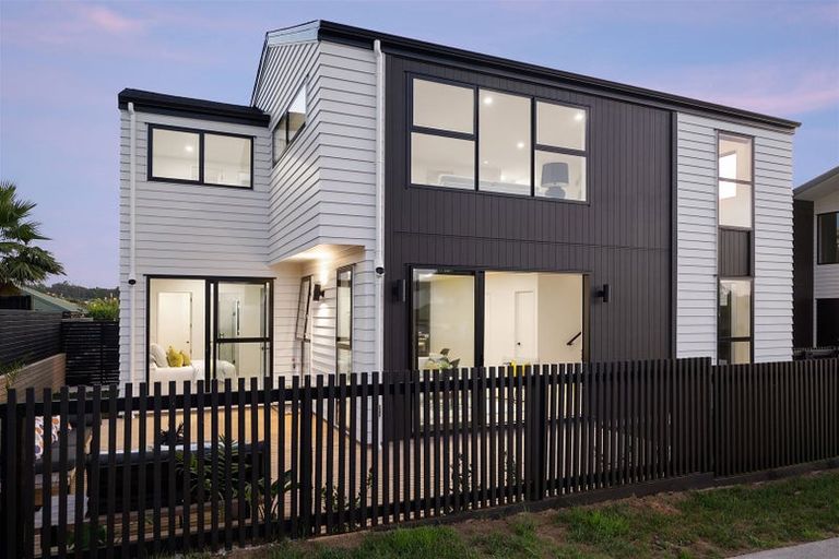 Photo of property in 7/5 Lemon Grove Lane, Greenhithe, Auckland, 0632