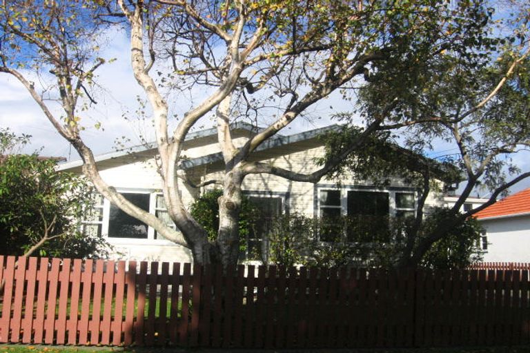 Photo of property in 30 Trafalgar Street, Waiwhetu, Lower Hutt, 5010