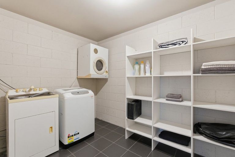 Photo of property in 8 Wairere Road, Bastia Hill, Whanganui, 4500