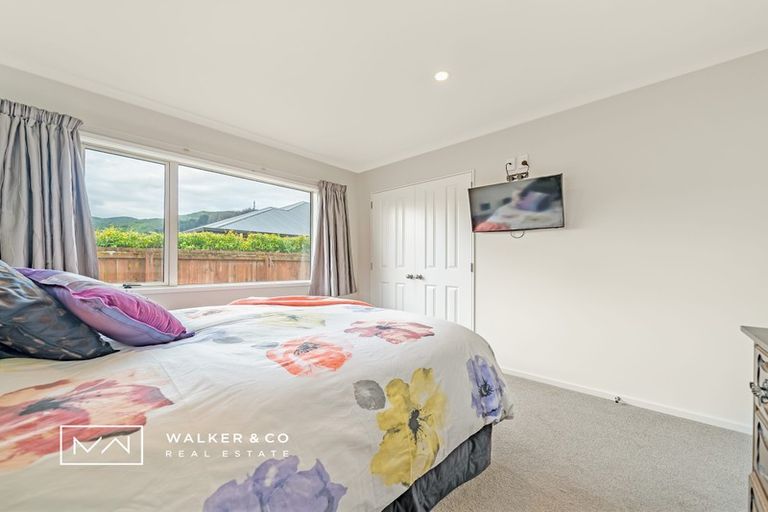 Photo of property in 8 Woodland Mews, Wainuiomata, Lower Hutt, 5014