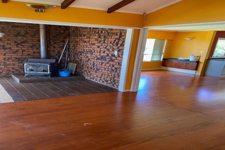 Photo of property in 199 Hobsonville Road, Hobsonville, Auckland, 0618