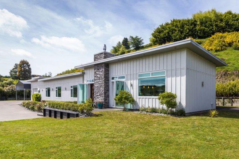 Photo of property in 75 Dalmore Way, Acacia Bay, Taupo, 3385