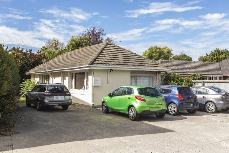 Photo of property in 16 Barlow Street, Ilam, Christchurch, 8041