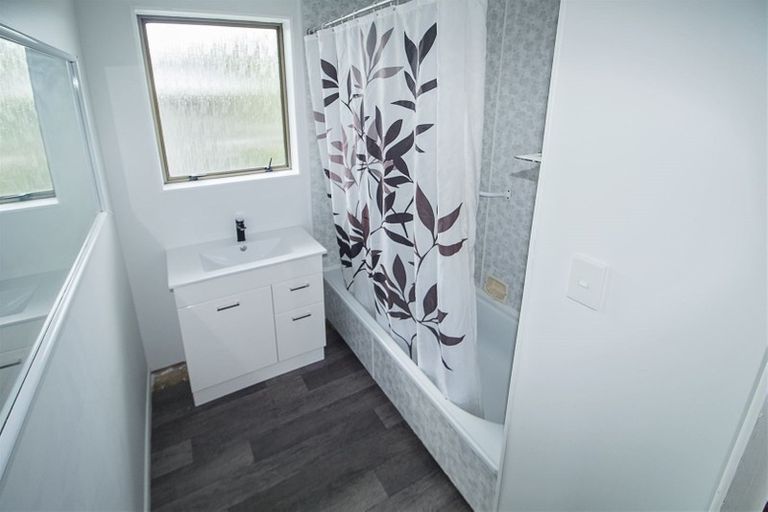 Photo of property in 19 Queen Street, Pareora, 7912