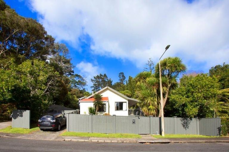Photo of property in 2 Abbeygate Street, Birkdale, Auckland, 0626
