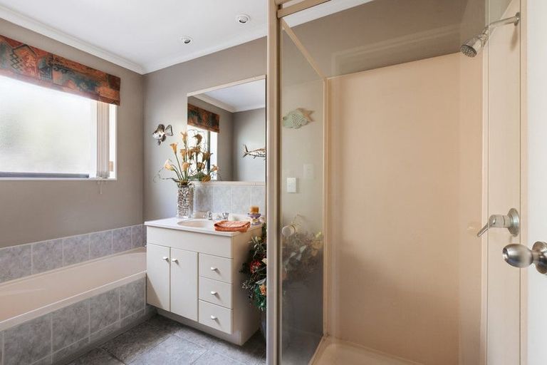 Photo of property in 26 Maddison Place, Welcome Bay, Tauranga, 3112