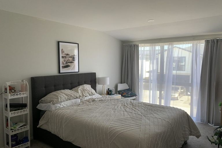 Photo of property in 7 Irving Place, Hobsonville, Auckland, 0616