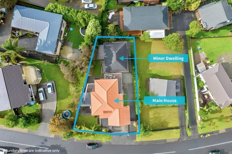 Photo of property in 4 Worthington Place, West Harbour, Auckland, 0618