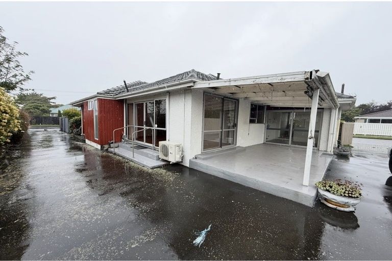 Photo of property in 8 Nyoli Street, Northcote, Christchurch, 8052