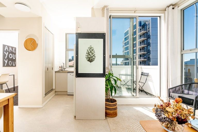 Photo of property in 31 Karo Drive, Te Aro, Wellington, 6011