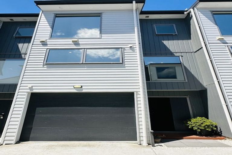 Photo of property in 2/1a Halsey Road, Manurewa, Auckland, 2102