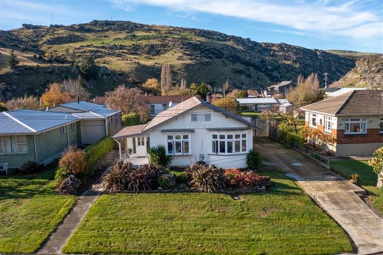 Photo of property in 6 Ancrum Street, Roxburgh, 9500