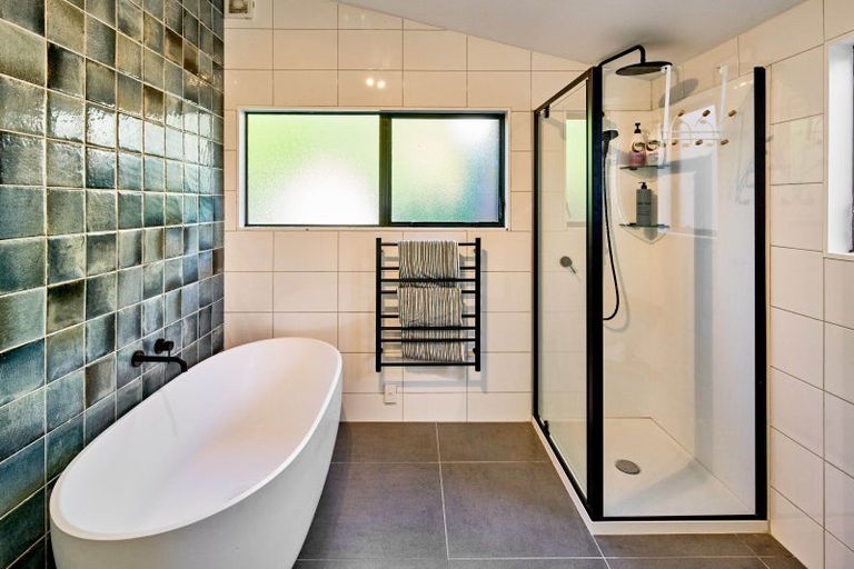 Photo of property in 20 Bay Lair Grove, Island Bay, Wellington, 6023