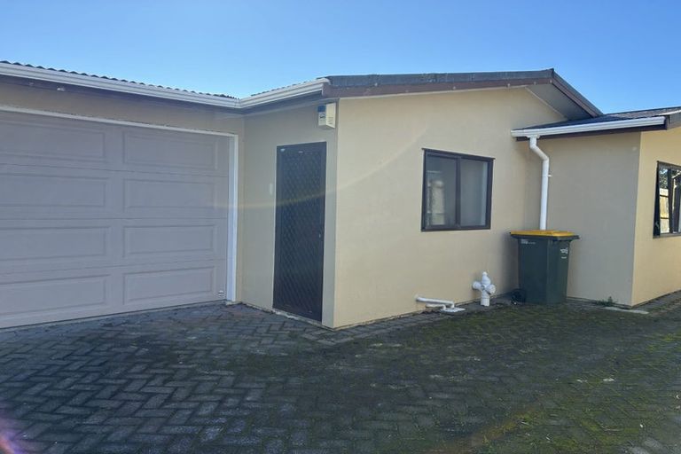 Photo of property in 5 Gregg Place, Sunnyvale, Auckland, 0612