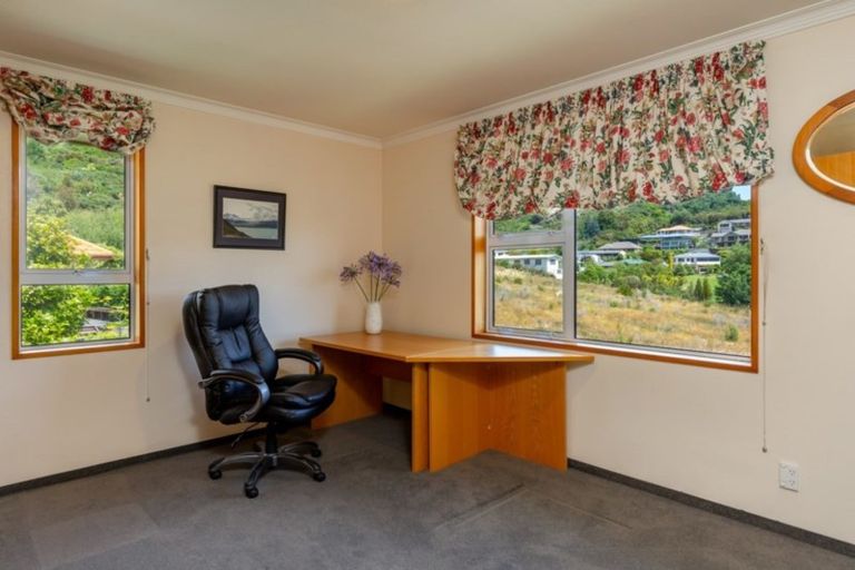 Photo of property in 12 Matai Place, Waikawa, Picton, 7220