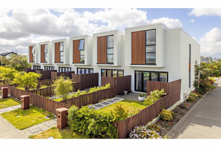 Photo of property in 11 Walsh Road, Papakura, 2110