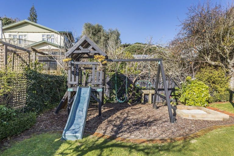 Photo of property in 52 Ira Street, Miramar, Wellington, 6022