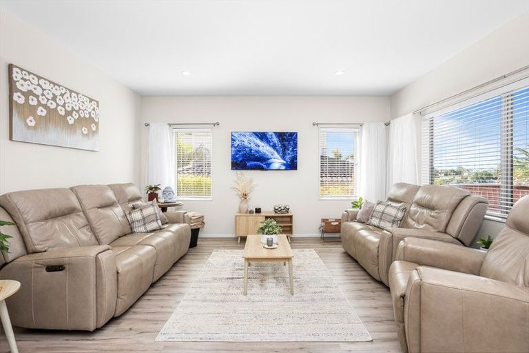 Photo of property in 32 Rishworth Avenue, Stanmore Bay, Whangaparaoa, 0932