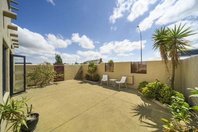 Photo of property in 44 Ruapehu Drive, Fitzherbert, Palmerston North, 4410
