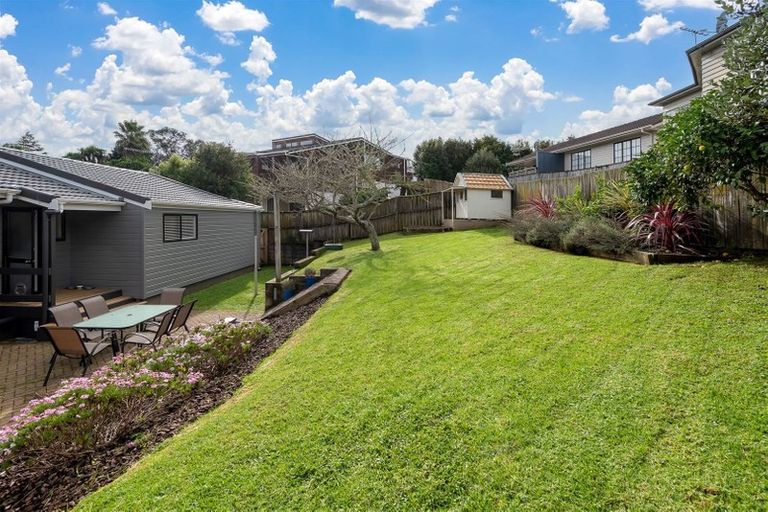 Photo of property in 17 Orinda Close, Botany Downs, Auckland, 2010