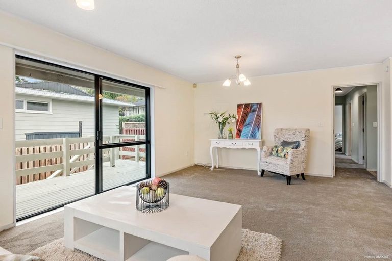 Photo of property in 2/47 Lavery Place, Sunnynook, Auckland, 0632