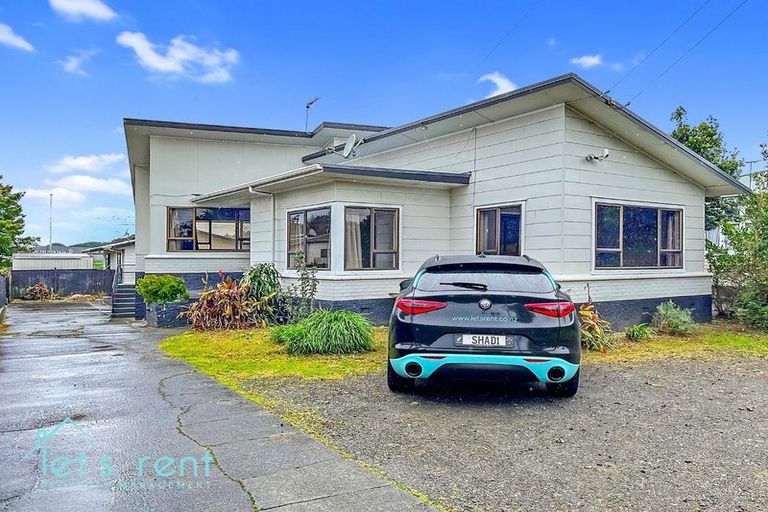 Photo of property in 52 Rosella Road, Mangere East, Auckland, 2024