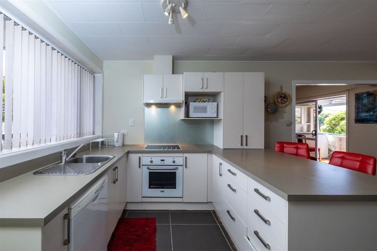 Photo of property in 33 Oriana Crescent, Hornby, Christchurch, 8042