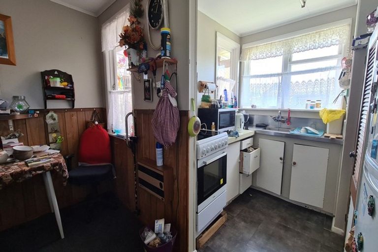Photo of property in 24 Whitcombe Road, Opunake, 4616