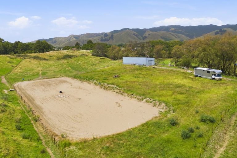 Photo of property in 84 Derham Road, Te Horo, Otaki, 5581