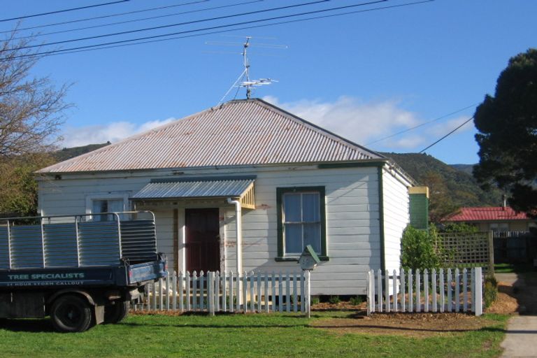 Photo of property in 38 Daniell Street, Featherston, 5710