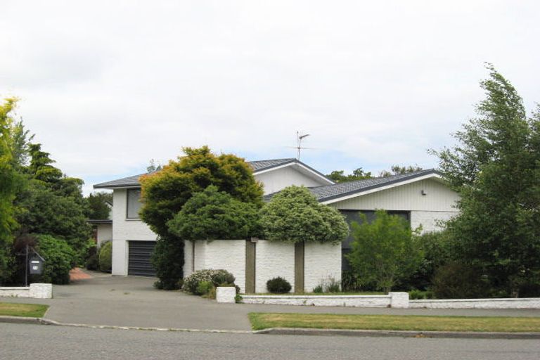 Photo of property in 70 Nortons Road, Avonhead, Christchurch, 8042