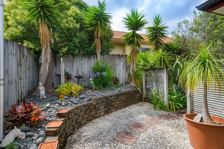 Photo of property in 22 Carnelian Court, Westgate, Auckland, 0614