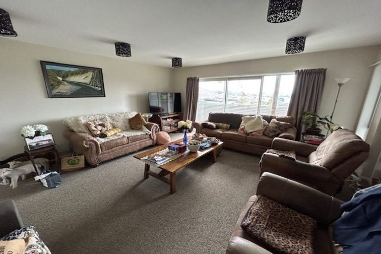 Photo of property in 17 Rothesay Bay Road, Rothesay Bay, Auckland, 0630