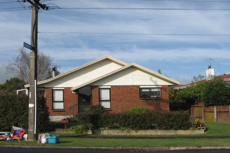 Photo of property in 3/16 South Street, Papakura, 2110